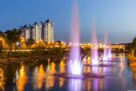 Русанівська набережна, Київ