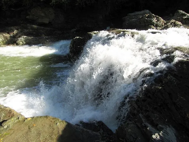 Waterfall Sheshorian Hook (Silver Falls)