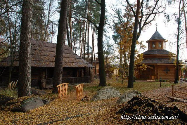 Етнографічний комплекс Українське село, Бузова