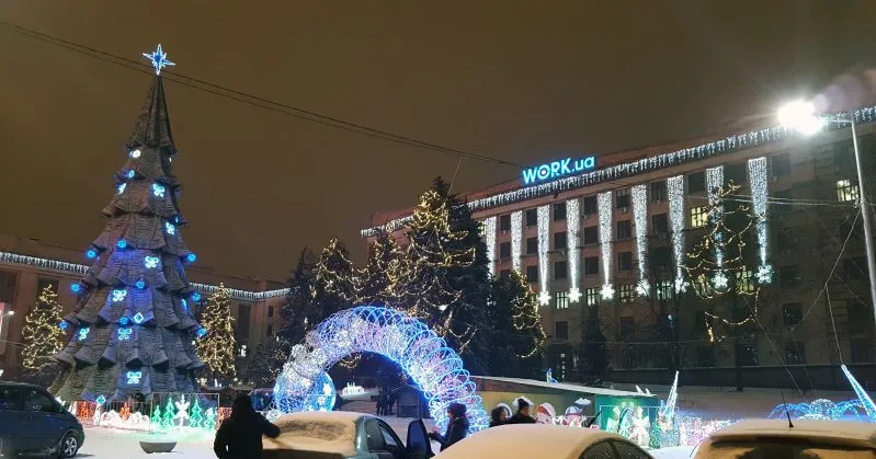 Площа Героїв Майдану, Дніпро