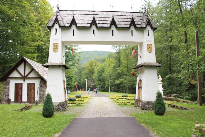 Парк графа Шенборна, Тур'я Пасіка