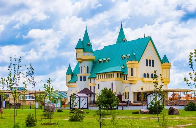 Зоопарк 12 місяців, Демидів