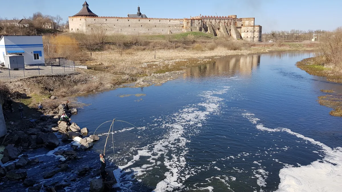 Меджибізький замок, Меджибіж