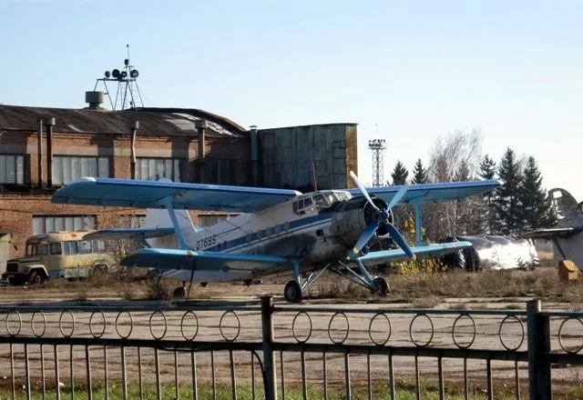 Кладовище літаків, Полтава