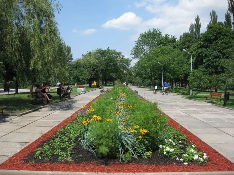 Русанівська набережна, Київ