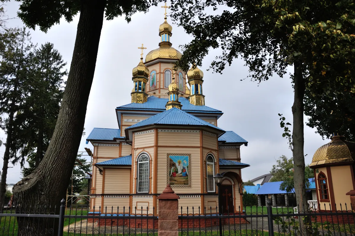 Свято-Троїцький храм Православної Церкви України (Басів Кут) м. Рівне