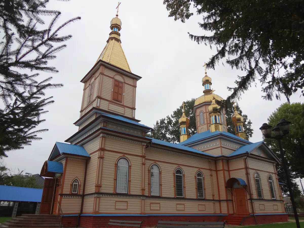 Свято-Троїцький храм Православної Церкви України (Басів Кут) м. Рівне
