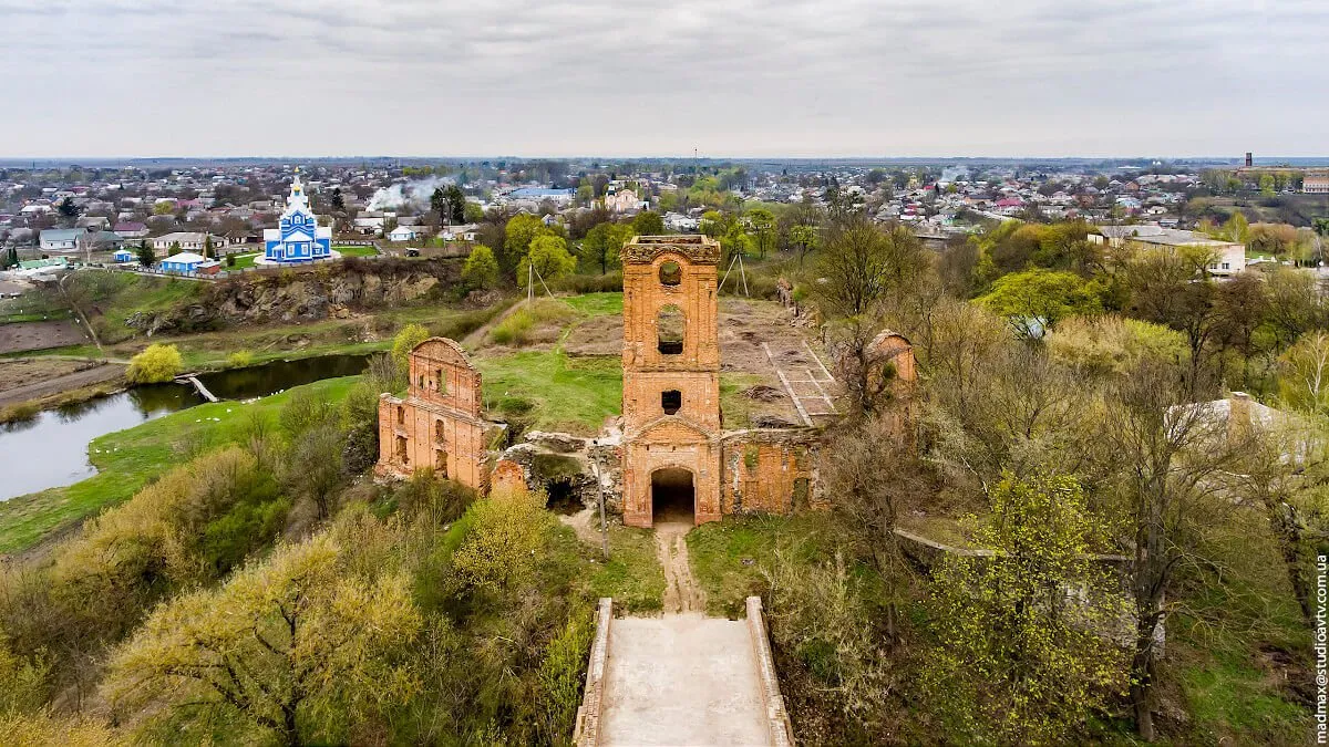 Корецький замок, Корець