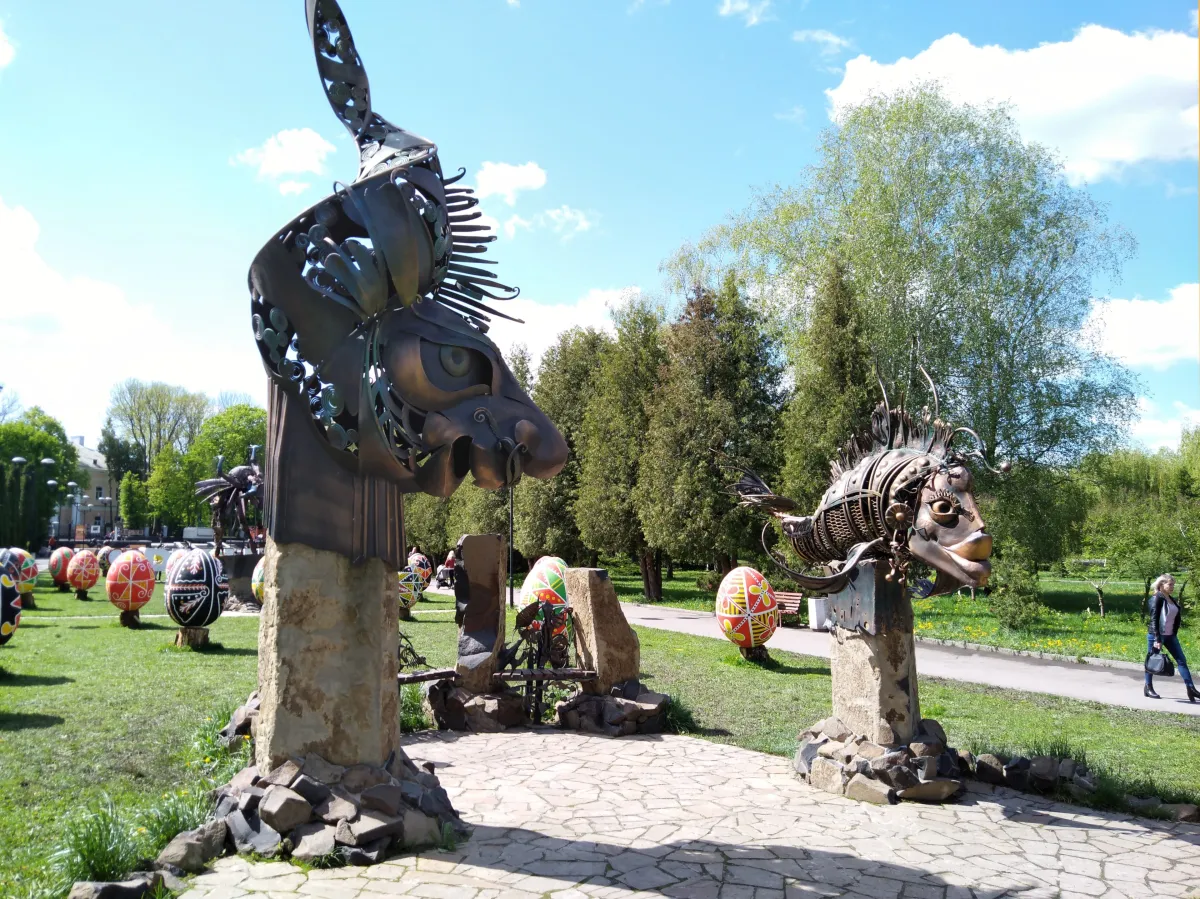 Алея кованих фігур, Рівне