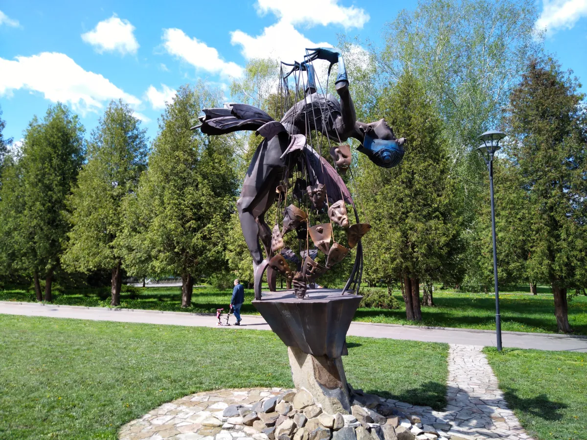Алея кованих фігур, Рівне