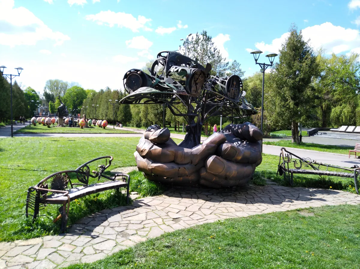 Алея кованих фігур, Рівне