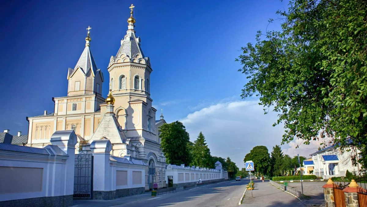 Корецький Свято-Троїцький монастир, Корець