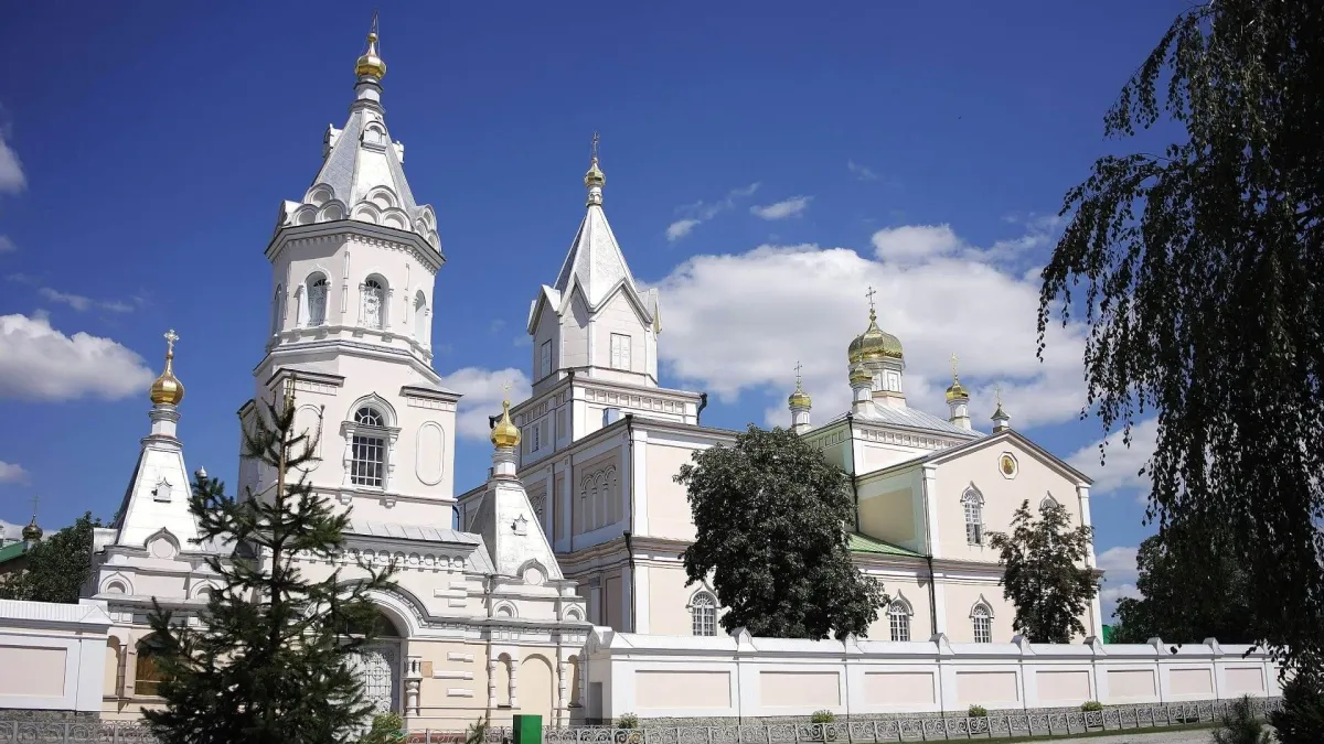 Корецький Свято-Троїцький монастир, Корець