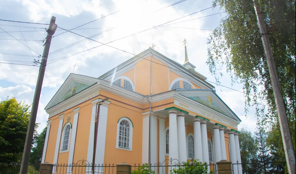 Миколаївська церква, Корець
